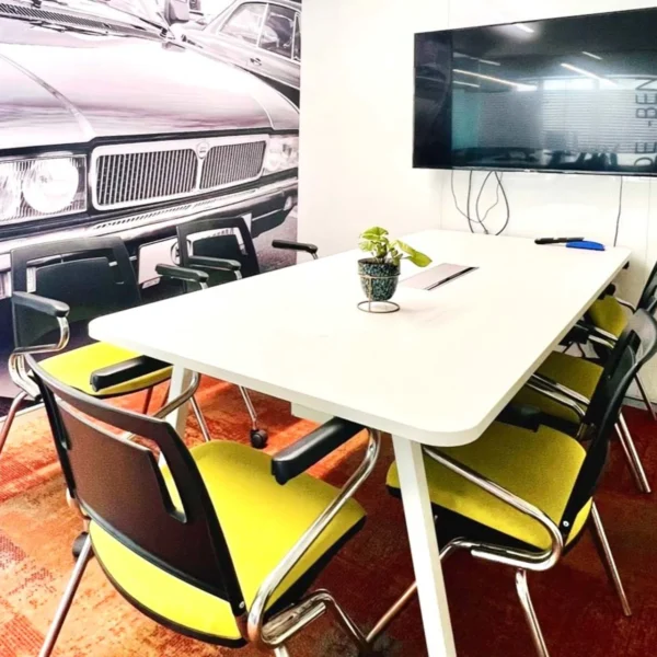 Iksana Workspaces - Chrysler Tech Centre